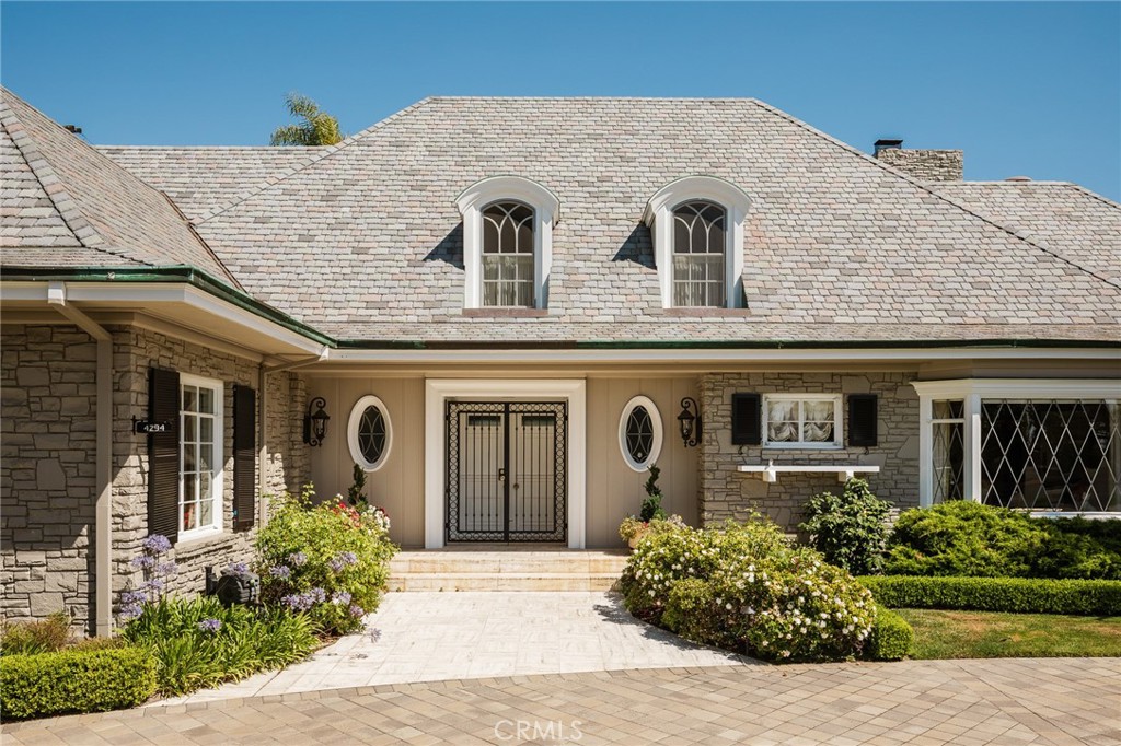 4294 Country Club Drive