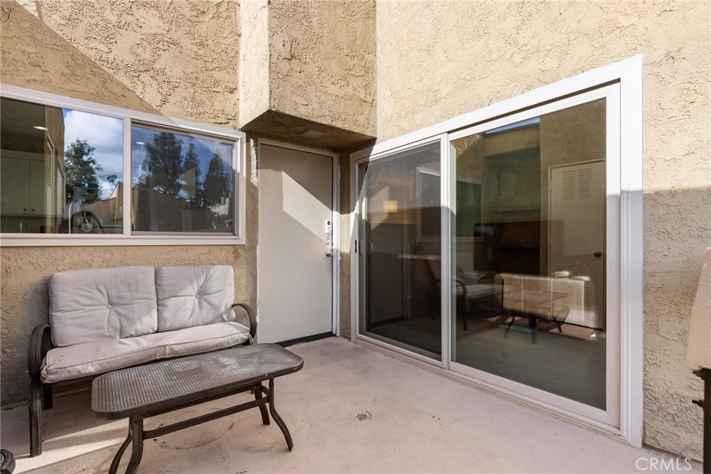 5475 Twin Lakes Drive