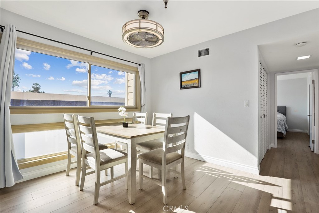 5475 Twin Lakes Drive