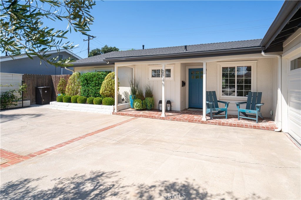 2745 Drake