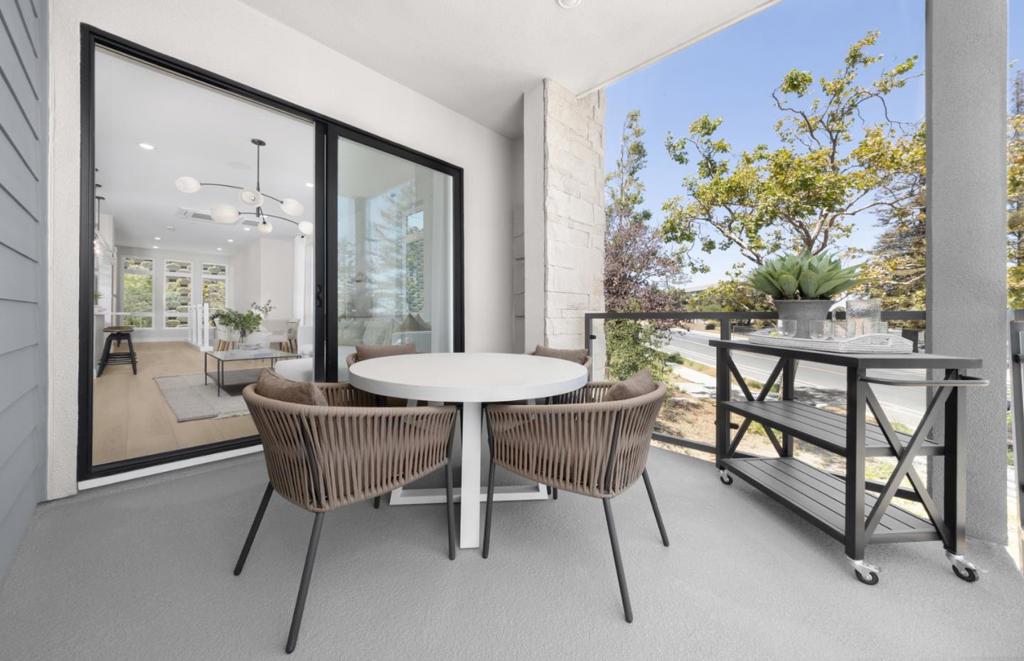 2711 Tiburon Street
