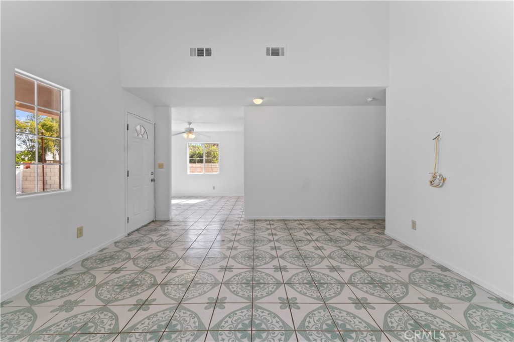 217 E 5th Street