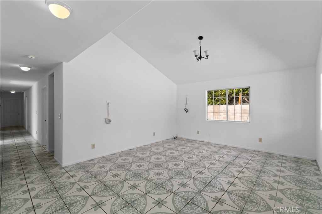 217 E 5th Street