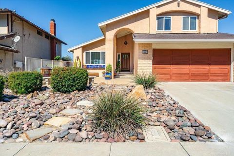 9068 Ellingham Street San Diego CA 92129