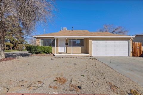 Photo of 621 W Avenue H12, Lancaster, CA 93534 (MLS # SR26033015)
