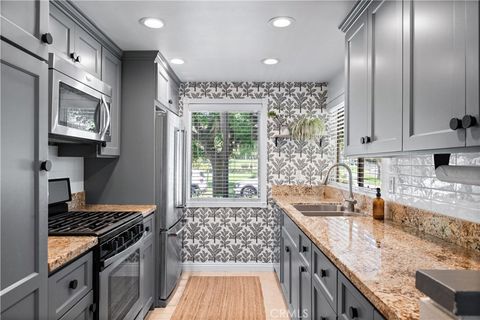 3 Smokestone Irvine CA 92614