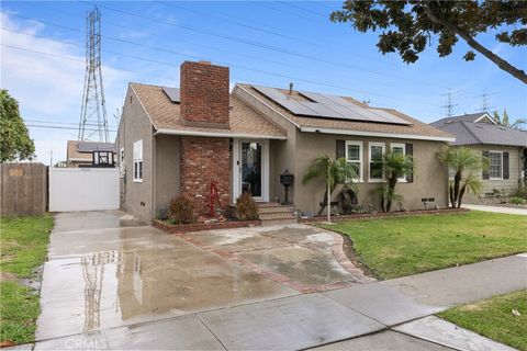 5039 Ashworth Street Lakewood CA 90712
