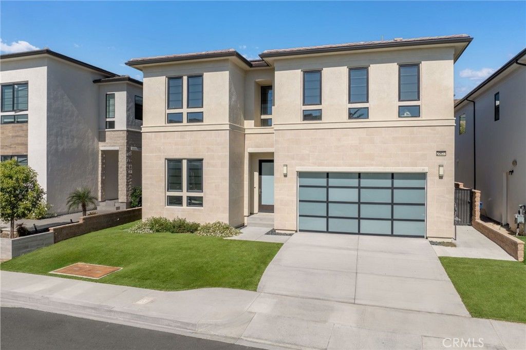Photo of 20637 W Hummingbird Ct, Porter Ranch, CA 91326 (MLS # TR25238960)
