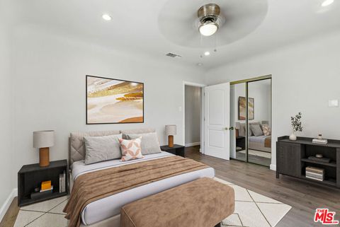Photo of 237 W Kelso Street, Inglewood, CA 90301 (MLS # 25604923)