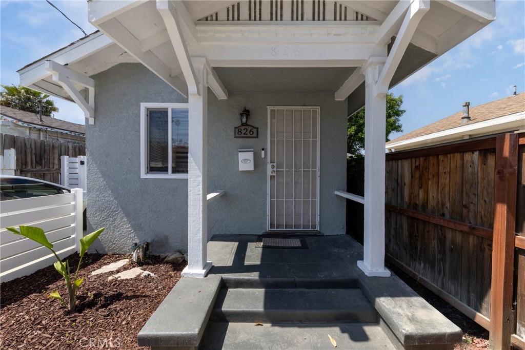 826 E Sunrise Boulevard