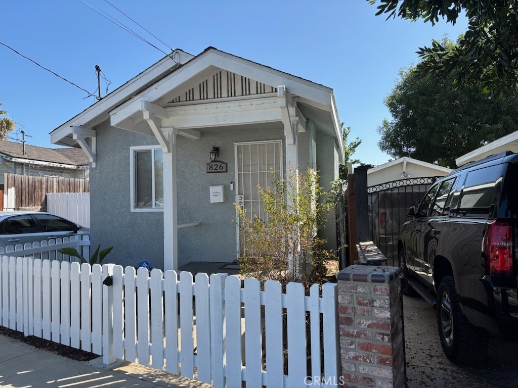 826 E Sunrise Boulevard