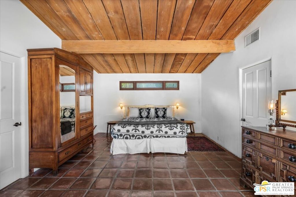 listing image 130723328479154130113