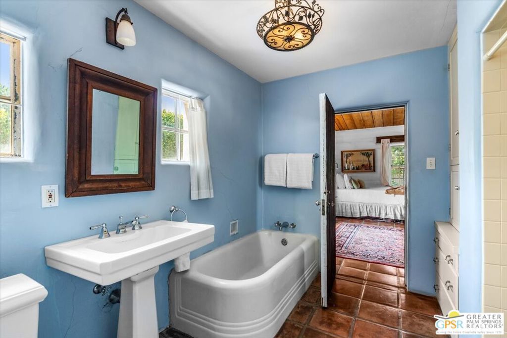 listing image 130729885743890455118