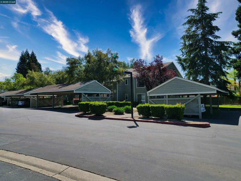listing image 130724519420413336207