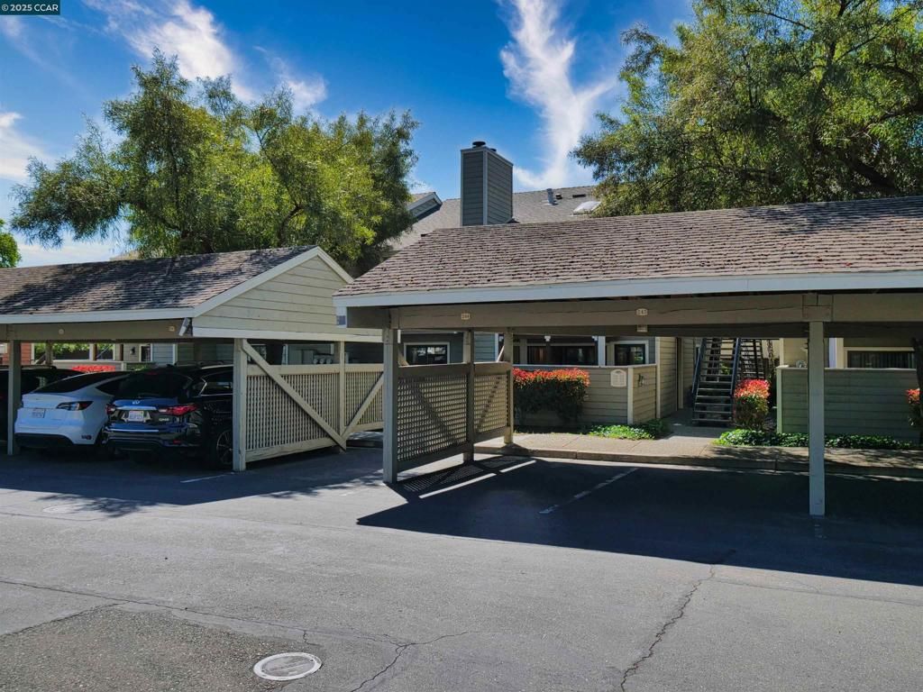listing image 130722786892273356531