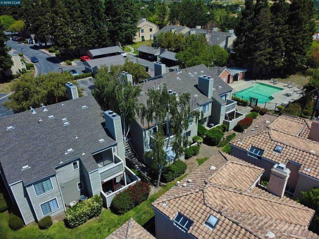 listing image 130728355701171273861