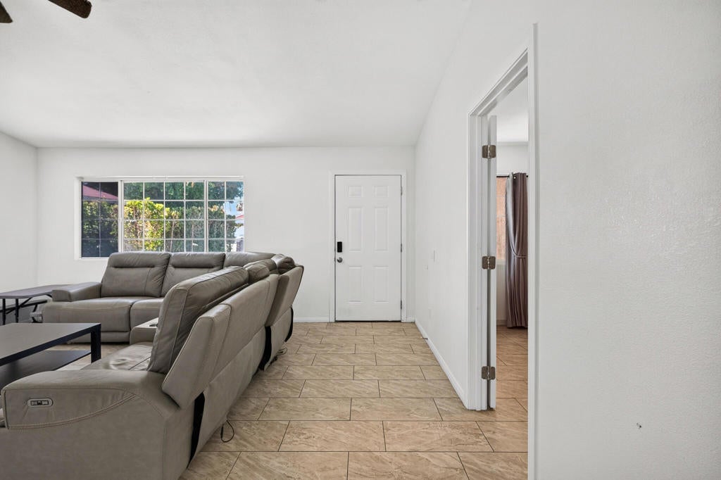 31110 Avenida Maravilla