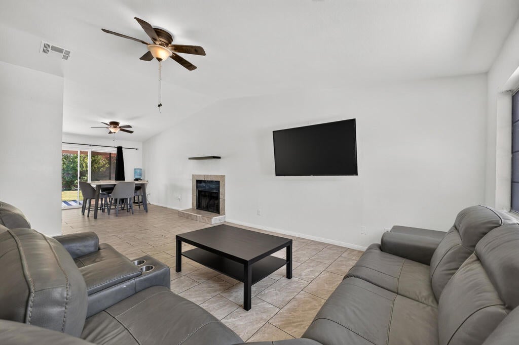 31110 Avenida Maravilla