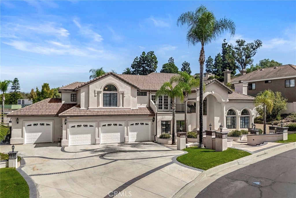 240 S Willowcreek Lane