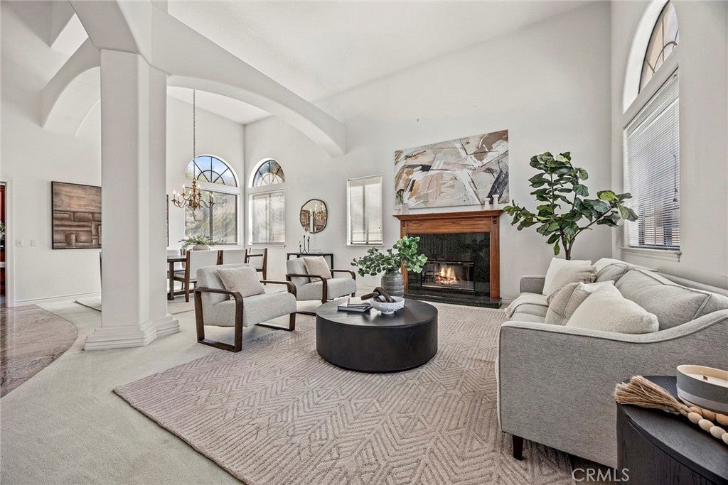 240 S Willowcreek Lane