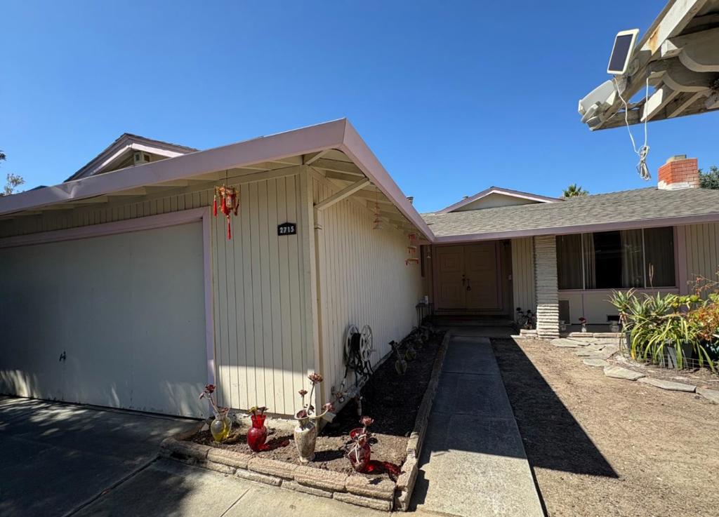 Enclosed 17x13 Bonus Room, lots of fruit trees, low maintenance front yard, near school, golf course, stores