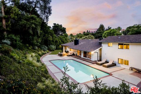 Photo of 16849 ADLON Road, Encino, CA 91436 (MLS # 25618137)