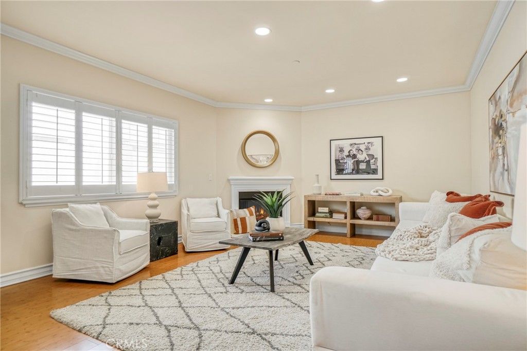 Photo of 11923 Darlington Avenue #302, Los Angeles, CA 90049 (MLS # SR25270284)