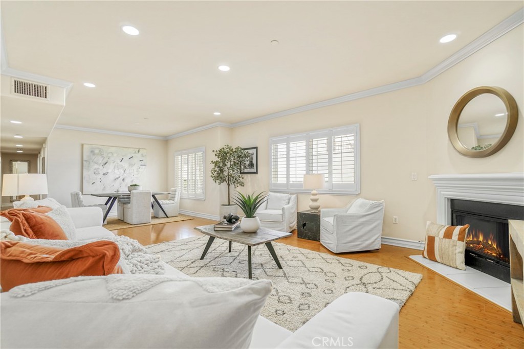 11923 Darlington Avenue 302