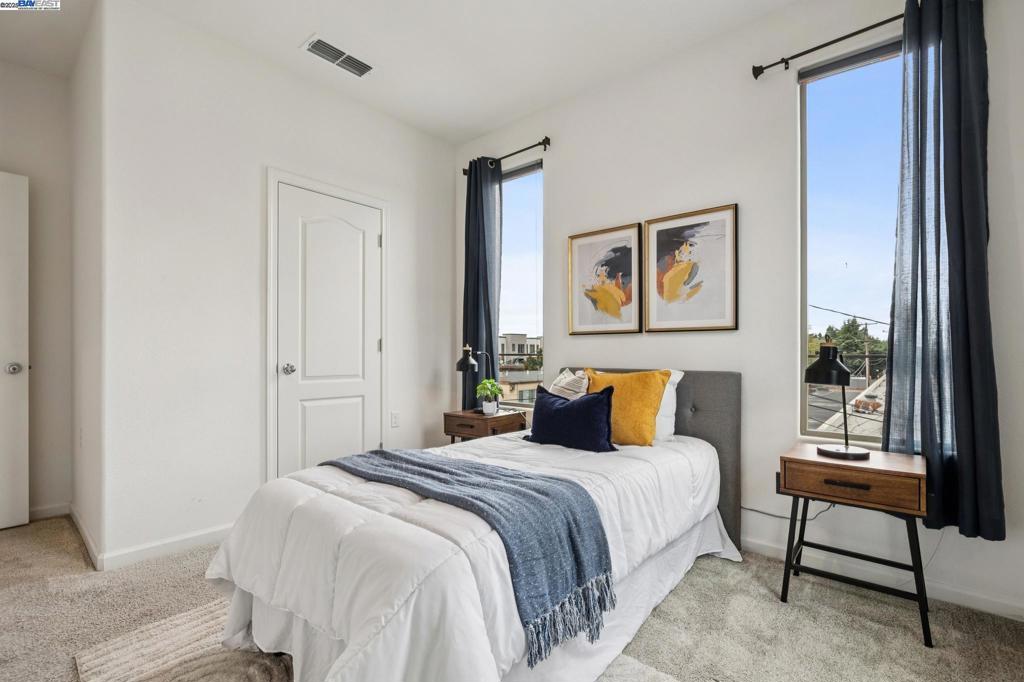 JACKSON TRIANGLE - Residential