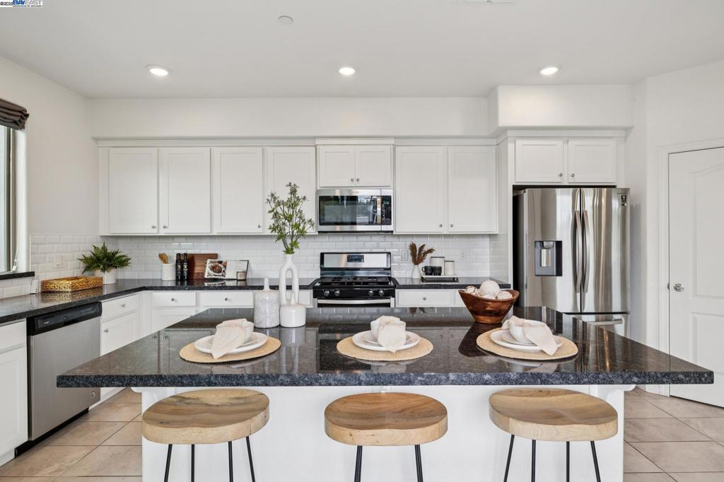 JACKSON TRIANGLE - Residential