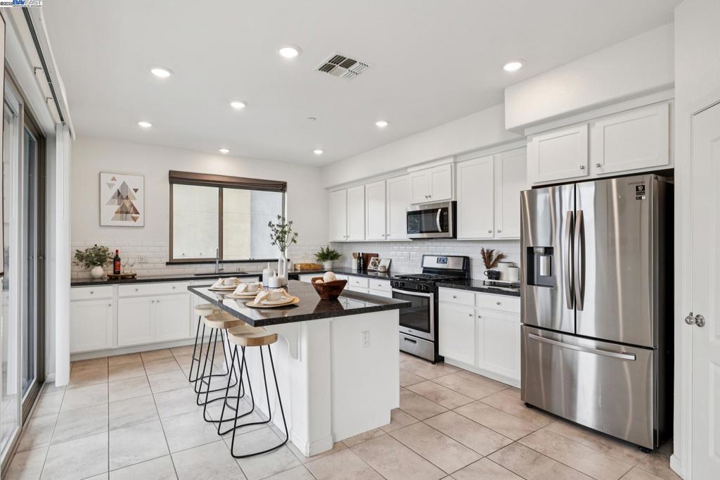 JACKSON TRIANGLE - Residential