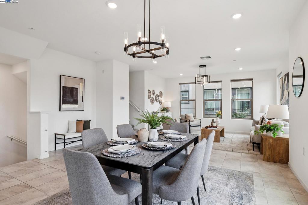 JACKSON TRIANGLE - Residential