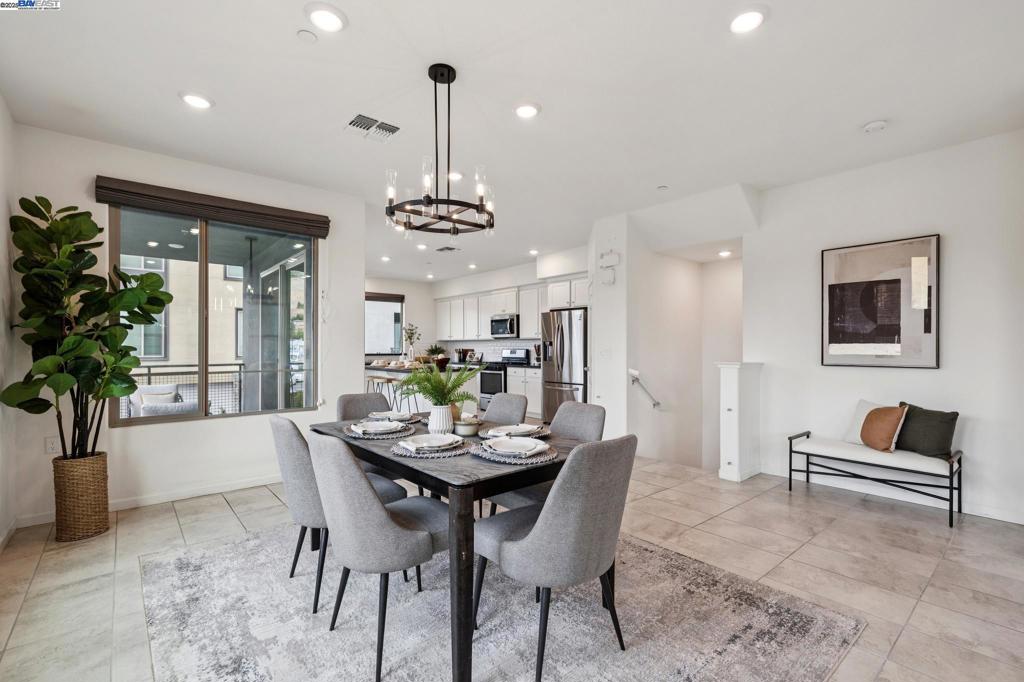 JACKSON TRIANGLE - Residential