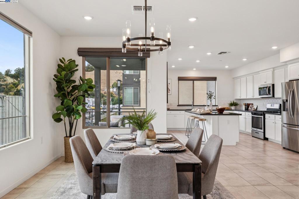 JACKSON TRIANGLE - Residential