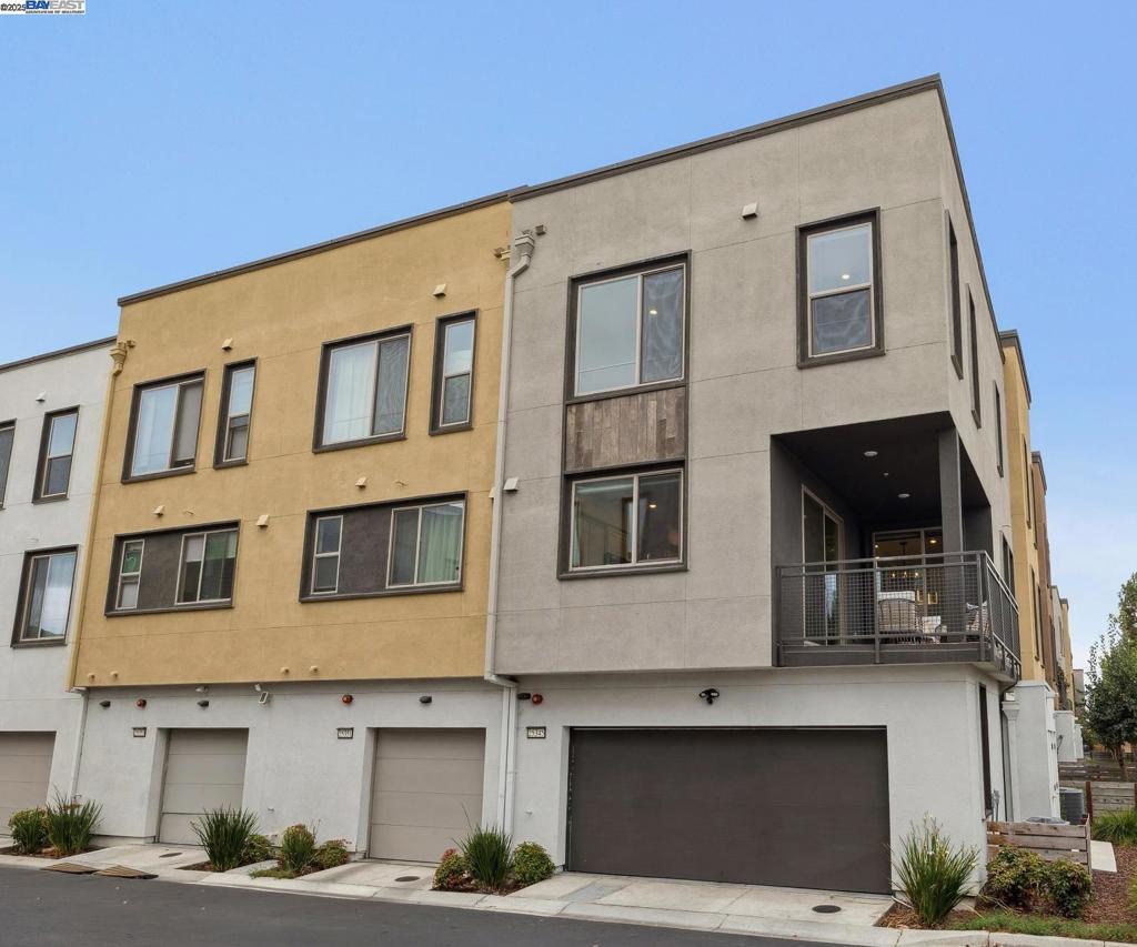JACKSON TRIANGLE - Residential