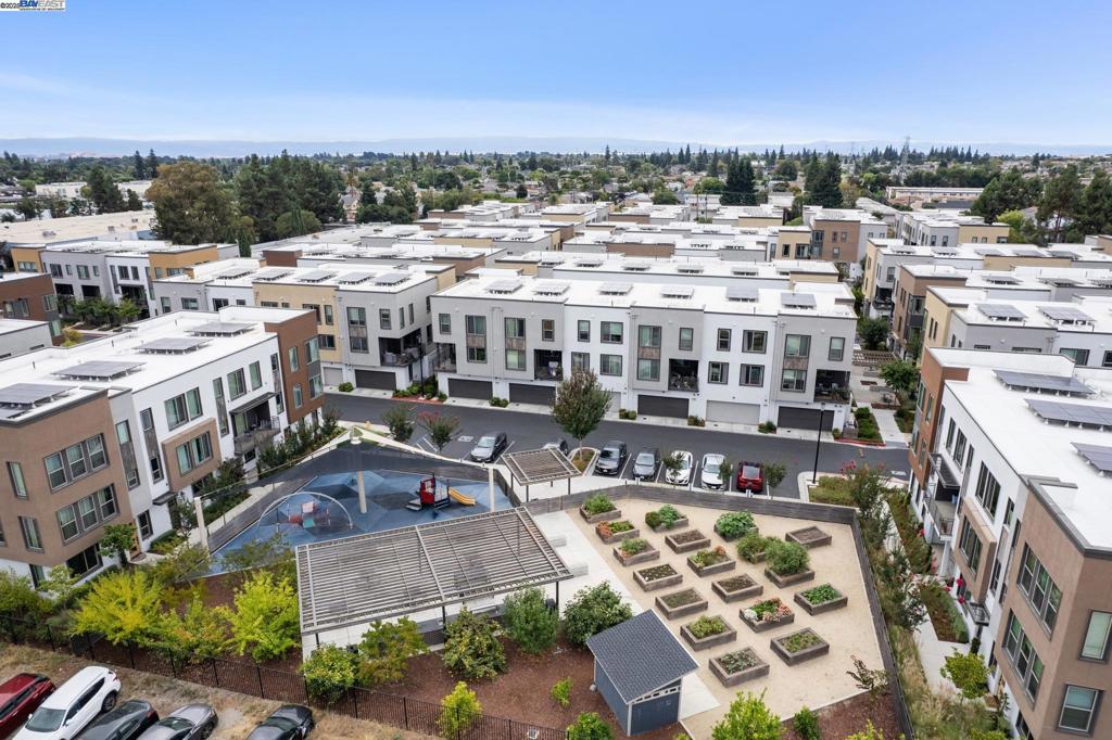 JACKSON TRIANGLE - Residential