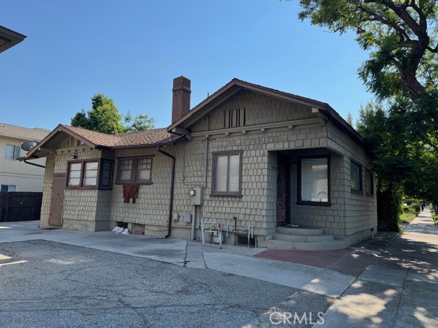 More photos will follow: The property is being sold primarily for land value with the adjacent property - 325 S Los Robles Ave and must be sold together.
?? Exceptional Development Opportunity in Prime Pasadena
This property is being sold primarily for land value and must be sold together with the adjacent property at 325 S Los Robles Ave.
? Ideal for:
1031 Exchange
Developers
Investors seeking long-term value in a premier Pasadena location.
Exceptional Development Opportunity in Prime Pasadena Location.
Please note: Tax records indicate 1 bedroom, however, the home has 2 bedrooms. Buyer to verify with the City.
This rare offering is a must-see for investors, developers, and builders seeking a long-term asset in one of Pasadena’s most desirable neighborhoods.
408 E Del Mar Lot Size: 2,573 SF
325 S Los Robles Lot Size: 6432 SF
Combined Lot Size: 9,005 SF (approx.)
Enjoy immediate access to Pasadena’s vibrant lifestyle offerings — just minutes to the dining, shopping, and entertainment of Old Town Pasadena, The Paseo, and the Playhouse District. Also within close reach are top cultural and educational landmarks including the Norton Simon Museum, Pasadena City College, and Caltech.
Outdoor enthusiasts will appreciate proximity to Central Park, Arroyo Seco, and nearby hiking, cycling, and golf options. The property offers excellent connectivity via Metro Gold Line, major thoroughfares, and is just a short commute to Downtown Los Angeles.
The structure to be sold in its present “As-Is” condition.
Buyers to conduct their own due diligence with the City regarding zoning and development possibilities.
Submit y!our best offer today!