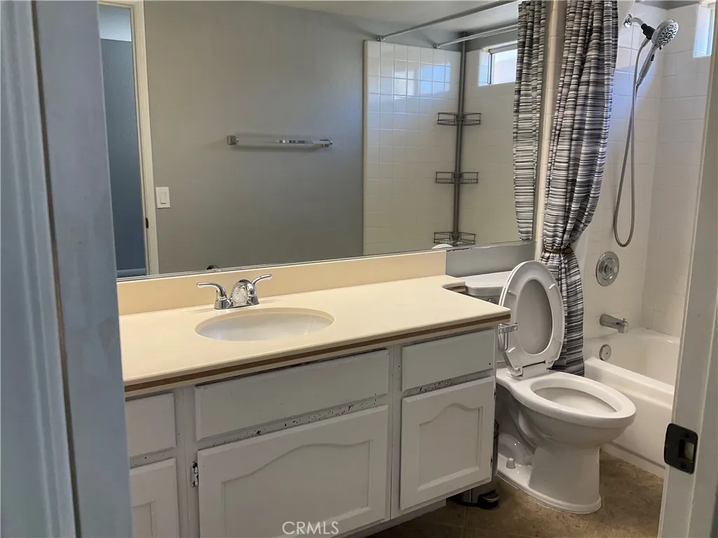 Temecula, California 92591, United States, 5 Bedrooms Bedrooms, ,4 BathroomsBathrooms,Residential,Active,256545