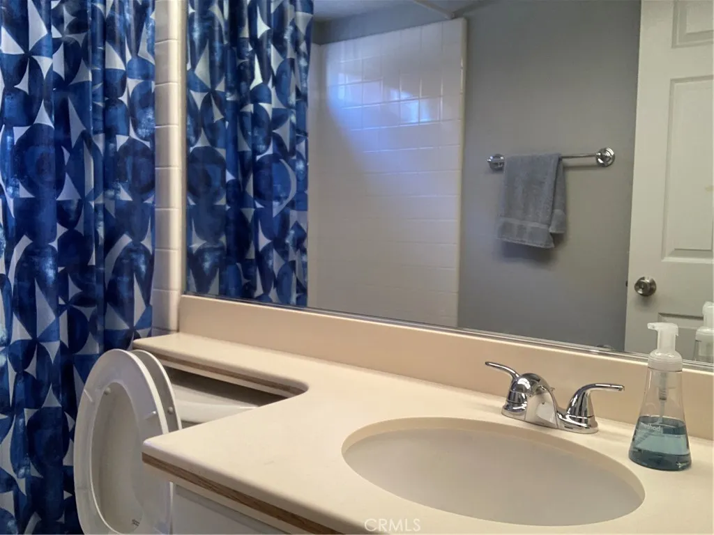 Temecula, California 92591, United States, 5 Bedrooms Bedrooms, ,4 BathroomsBathrooms,Residential,Active,256545