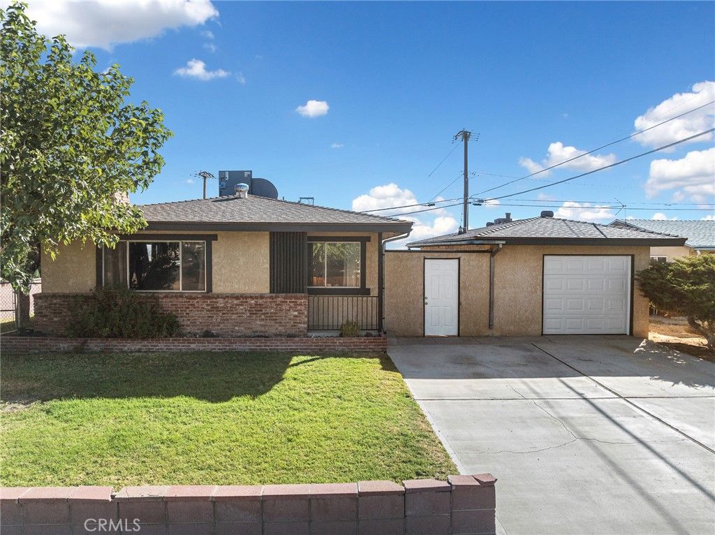 Photo of 15277 Tatum Road, Victorville, CA 92395 (MLS # HD25237454)