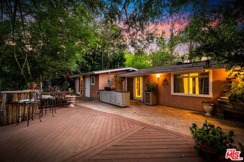 4754 Cerrillos Drive Woodland Hills CA 91364
