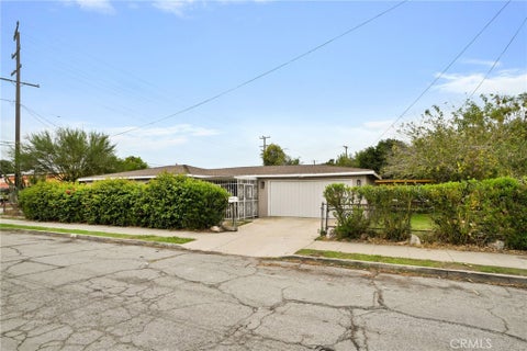 Photo of 908 N L Street, San Bernardino, CA 92411 (MLS # IG26230768)