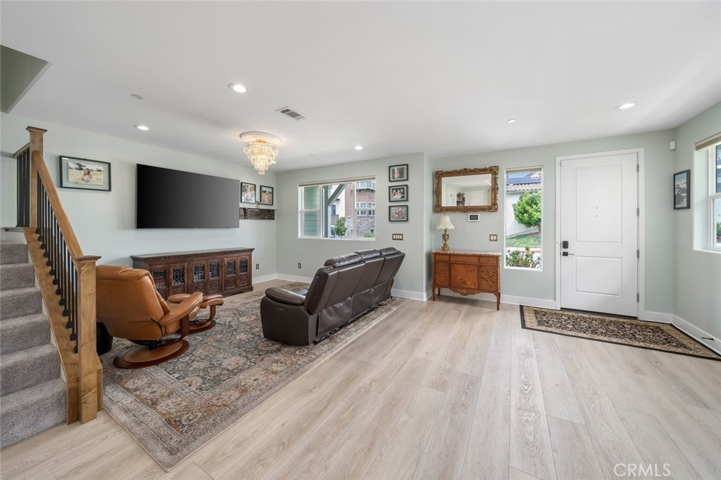 1225 Sponza Dr 1