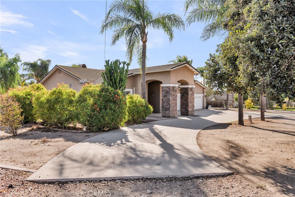 19855 Mariposa Avenue