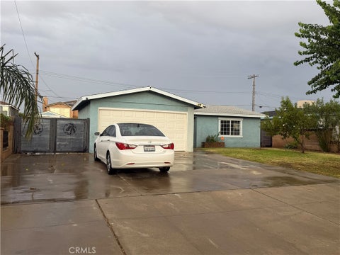 Photo of 39554 Armfield Ave AVE, Palmdale, CA 93551 (MLS # DW26197594)