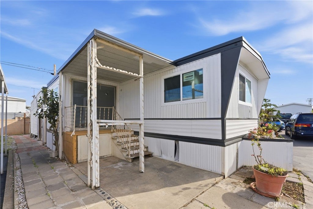 1660 Whittier 29