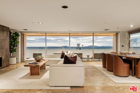 Photo of 1825 Ocean Drive, Oxnard, CA 93035 (MLS # 26634609)