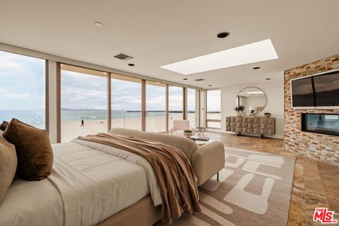 Tiny photo for 1825 Ocean Drive, Oxnard, CA 93035 (MLS # 26634609)