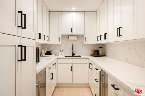 Tiny photo for 1396 Kingsboro Court, Westlake Village, CA 91362 (MLS # 26861889)