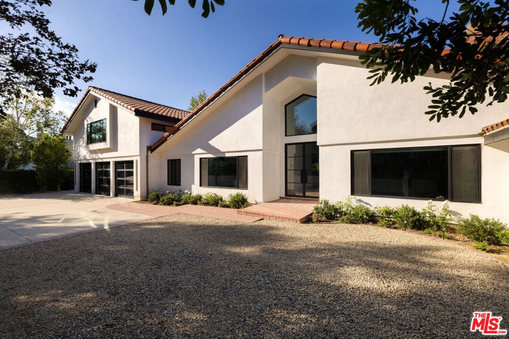 1396 Kingsboro Court